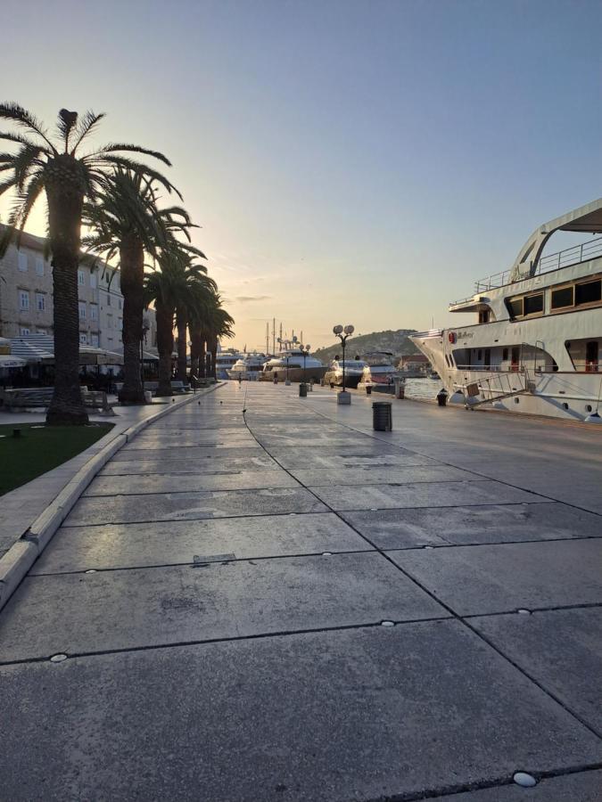 Sara Lägenhet Trogir Exteriör bild